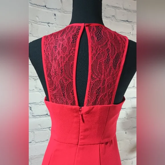 See Updated listing BCBGeneration Racerback Floral Lace Woven Mermaid HemlineGow - Picture 3 of 16